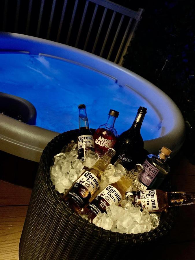 Luxury Lancaster Lodge - The Best Hot Tub Getaway! Tattershall Exterior foto