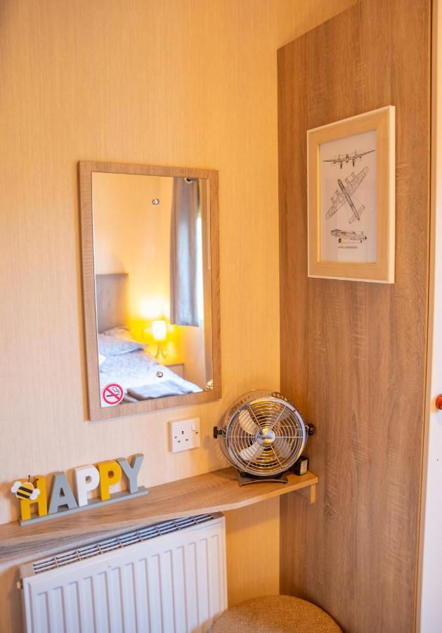 Luxury Lancaster Lodge - The Best Hot Tub Getaway! Tattershall Exterior foto